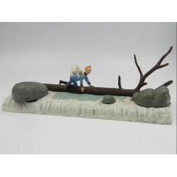 TINTIN ET MILOU TRAVERSANT LA CASCADE LOREILLE CASSEE PIXI 4568