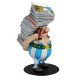 FIGURINE RESINE OBELIX ET SA PILE D ALBUMS DES AVENTURES D ASTERIX LE GAULOIS